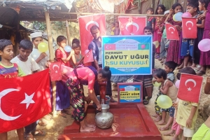 Bangladeş Arakan kampları merhum Davut Uğur su kuyusu açılış töreni