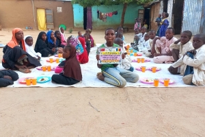 Yemek dağıtımlarımız devam ediyor Afrika Çad bolgesinde merhume Zühre açılan adına ekmek dağıtımında bulunduk 