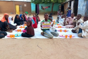 Yemek dağıtımlarımız devam ediyor Afrika Çad bolgesinde merhume Zühre açılan adına ekmek dağıtımında bulunduk 
