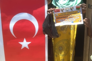 Afrika Madagaskar bölgesinde sağlık ve şükür için kurban kesimi yapılıp yoksul ailelere dagitildi