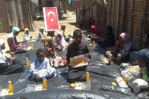 Afrika Madagaskar bölgesinde yemek degitimi yapildi