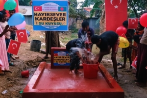 Hayır sever kardeşler su kuyusu açılışı yapıldı 