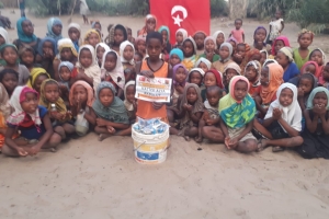 Afrika Madagaskar çocukları sevindirme çikolata dağıtımı Aralık 2022