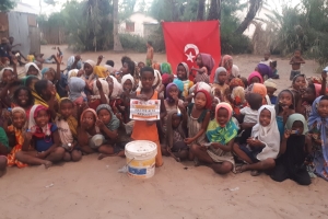 Afrika Madagaskar çocukları sevindirme çikolata dağıtımı Aralık 2022