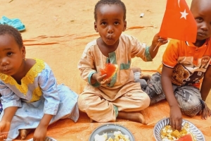 Cad ülkesinde yetim yoksul çocuklara yemek dağıtımlarumiz dev ediyor Aralık 2022