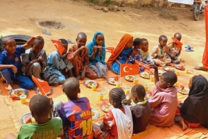 Cad ülkesinde yetim yoksul çocuklara yemek dağıtımlarumiz dev ediyor Aralık 2022