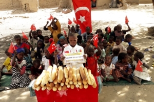 Afrika Kamerun ekmek dağıtımı Aralık 2022