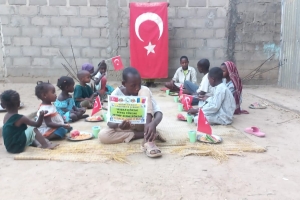 Afrika Çad yemek dağıtımlarımız devam ediyor Yetimi yoksulu gozetenler derneği 