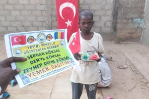 Afrika Çad yemek dağıtımlarımız devam ediyor Yetimi yoksulu gozetenler derneği 
