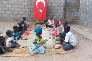 Afrika Çad yemek dağıtımlarımız devam ediyor Yetimi yoksulu gozetenler derneği 