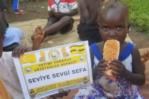 Afrika Uganda ekmek dağıtımlarımız devami ediyor