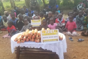 Afrika Uganda ekmek dağıtımlarımız devami ediyor