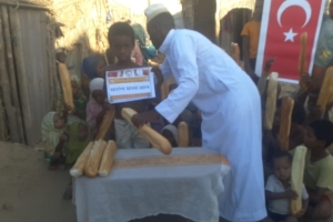 Afrika Madagaskar ekmek dağıtımımız devam ediyor Yetimi yoksulu gozetenler derneği 