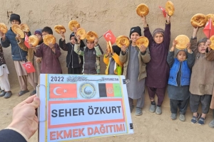 Afganistan ekmek dağıtımı 