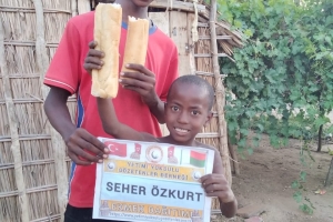 Afrika madagaskar ekmek dağıtımı 