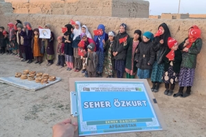 2023 yılının ilk yurtdışı faaliyetini Afganistan'da ekmek dağıtarak yaptık