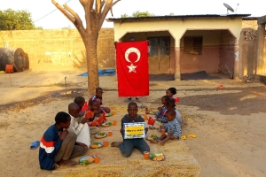 2023 yılının ilk yemek dağıtımını Afrika Kamerun ülkesinde yaptik