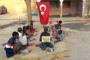 2023 yılının ilk yemek dağıtımını Afrika Kamerun ülkesinde yaptik