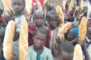 2023 yılının ilk ekmek dağıtımını Afrika Kamerun ülkesinde yaptik