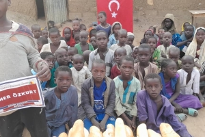 2023 yılının ilk ekmek dağıtımını Afrika Kamerun ülkesinde yaptik