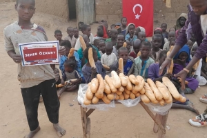 2023 yılının ilk ekmek dağıtımını Afrika Kamerun ülkesinde yaptik