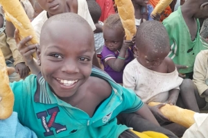 2023 yılının ilk ekmek dağıtımını Afrika Kamerun ülkesinde yaptik