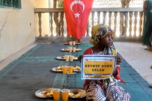 Afrika Kamerun'da yemek dağıtımı ocak 2023