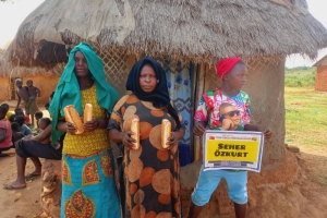 Uganda Kamerun ekmek dağıtımı 