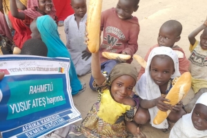 Afrika Madagaskar ve Kamerun ekmek dağıtımı Ocak 2023