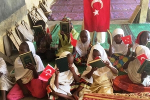 Afrika Kuran-ı kerim dağıtımı