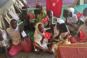 Afrika Kuran-ı kerim dağıtımı