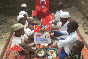 Afrika Yemek Dağıtımı