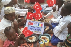 Afrika Yemek Dağıtımı