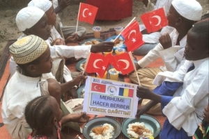 Afrika Yemek Dağıtımı