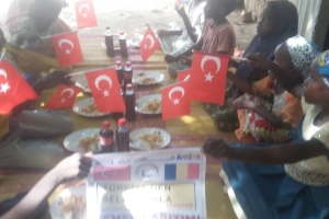 Türkiye'den Selamlar Yemek dağıtımı