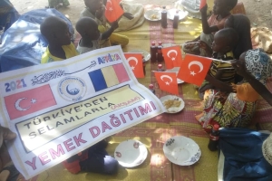Türkiye'den Selamlar Yemek dağıtımı