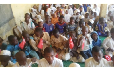 Afrika'da çocukları sevindirme zamanı Bisküvi dağıtımlarimiz devam ediyor