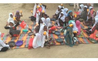 Afrika Çad yemek dağıtımı