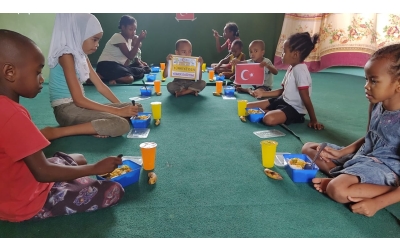 Madagaskar da yemek dağıtımı