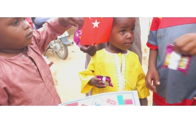 Afrika BENİN'DE yetim yoksul çocuklara bisküvi dağıtımı Eylül 2022