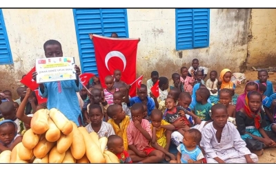 Afrika BENİN'DE yetim yoksul ailelere Ekmek Dağıtımı yapıldı Eylül 2022