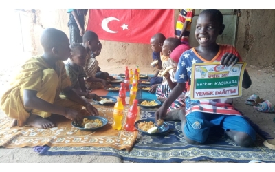 Afrika Kamerun yetim ve yoksul çocuklara yemek dağıtımı yapıldı Ekim 2022