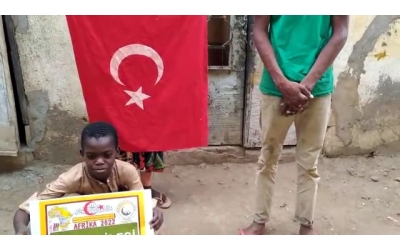 Afrika Gambiyada sadaka kurbanı kestirip yetim yoksul ailelere dağıttık Ramazan 2022