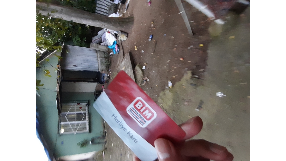 Kış yaklasirken ailelerimize gıda kartı desteğine devam ediyoruz