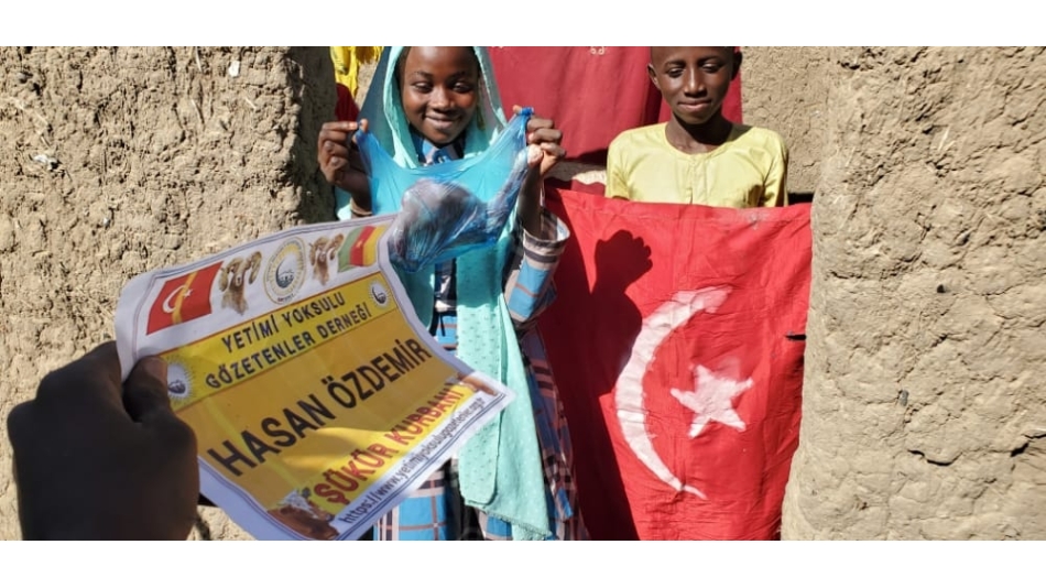 Afrika Kamerun şükür kurbanı kesin ve dağıtımı yapıldı