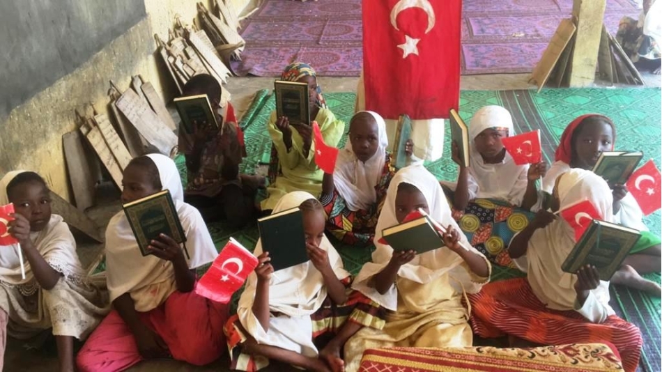 Afrika Kuran-ı kerim dağıtımı