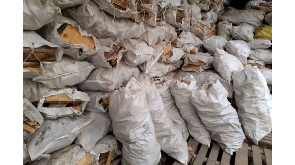 İhtiyaç sahibi Ailelerimize Odun yardımlarına başladık