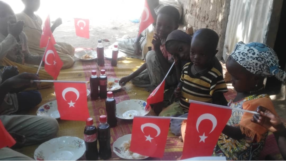 Türkiye'den Selamlar Yemek dağıtımı
