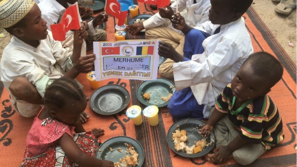 Afrika Yemek Dağıtımı