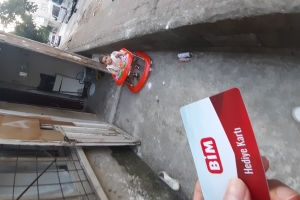 Kurban Bayramı öncesi yetim ve yoksul ailelerimize market kartı BİM kart dağıtımında bulunduk